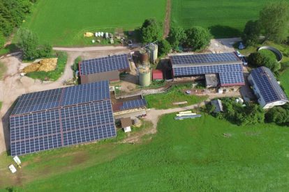 Instalacje fotowoltaiczne - dlaczego warto je mieć na dachu domu ?